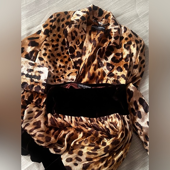 Dolce & Gabbana Leopard Velvet Blazer & Silk-Lined Skirt with Velvet Panel—2000s - Picture 11 of 16